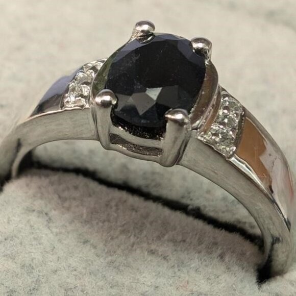 Silver Sapphire 0.75Ctv Ring, Suggested Retail Value $200 - Picture 2 of 3